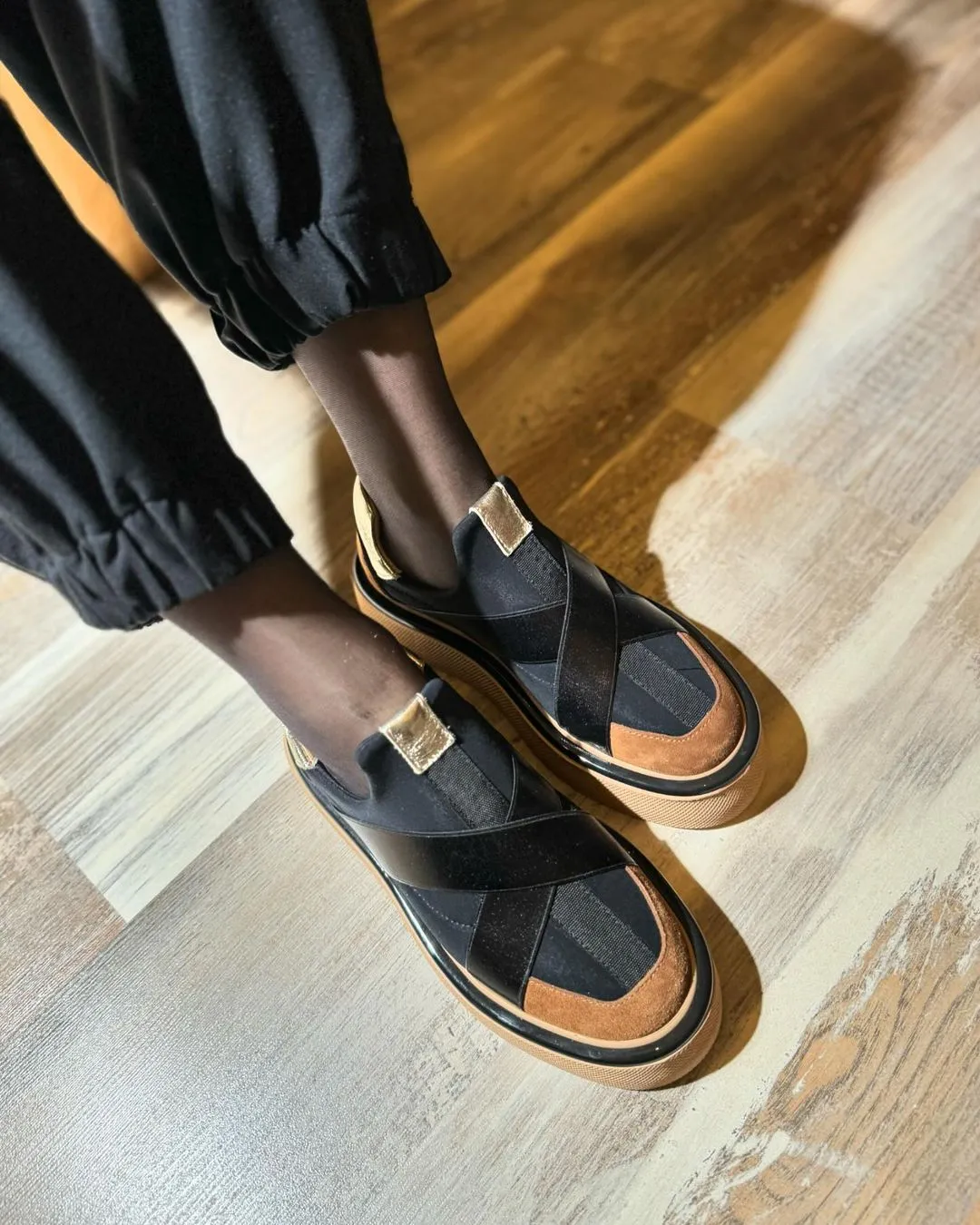 Soft sole comfortable casual women's shoes