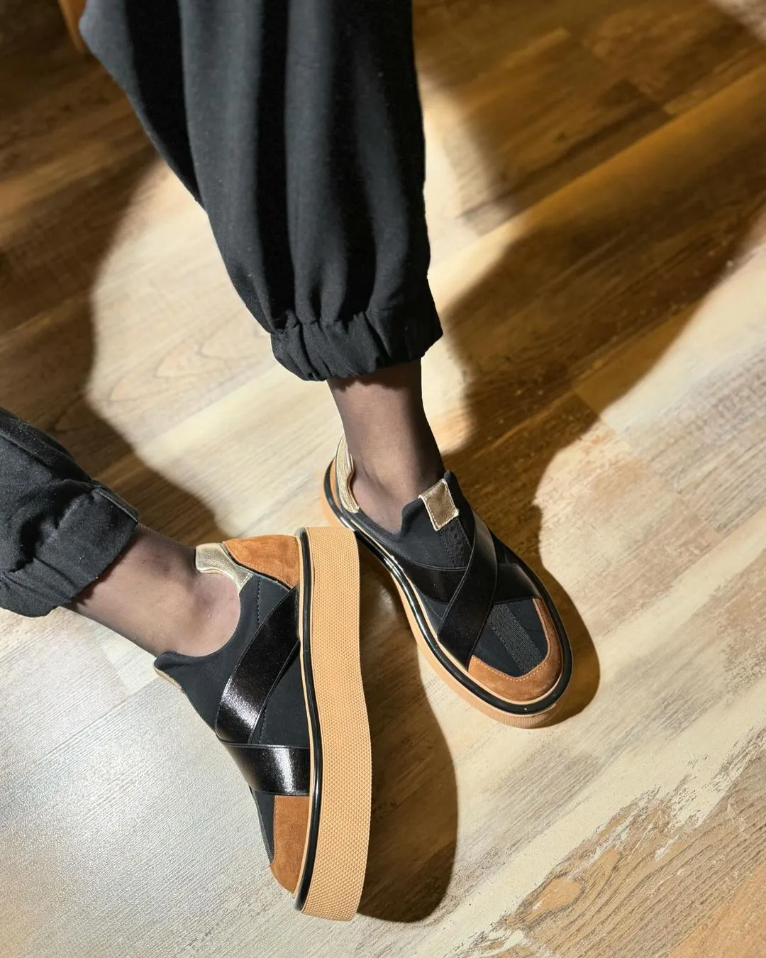 Soft sole comfortable casual women's shoes