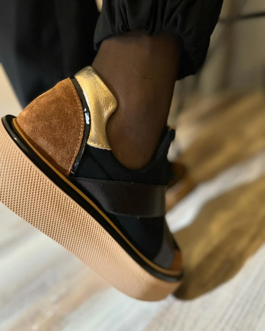 Soft sole comfortable casual women's shoes